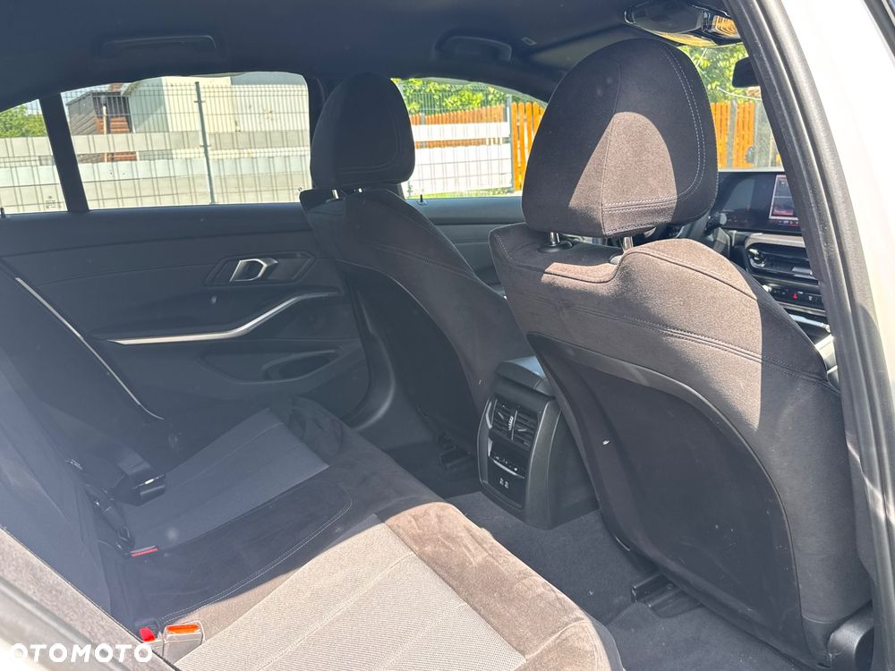 BMW Seria 3 320d xDrive MHEV M Sport sport - 17