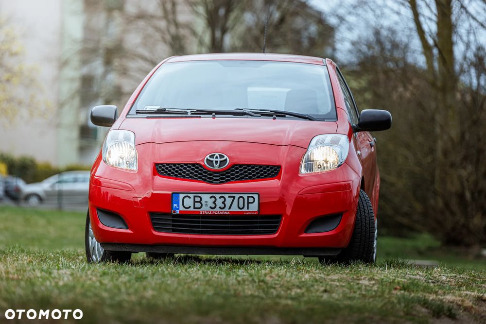 Toyota Yaris 1.0 Entry EU5 - 7