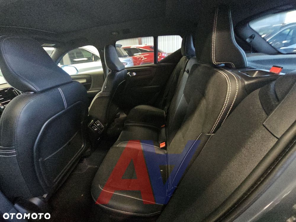 Volvo XC 40 - 12