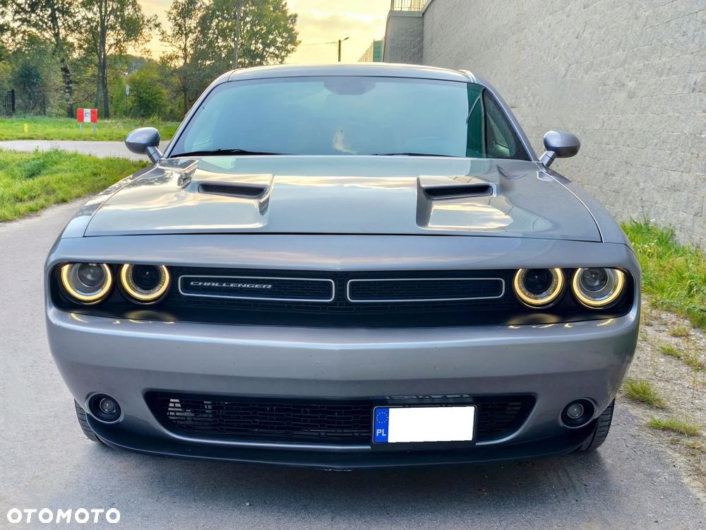 Dodge Challenger - 2