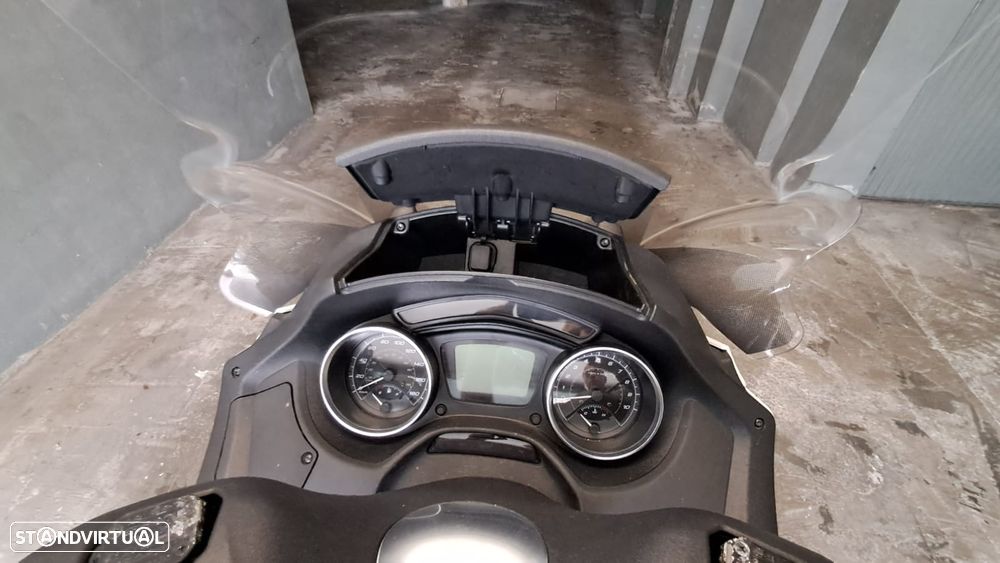 Piaggio MP3 - 11