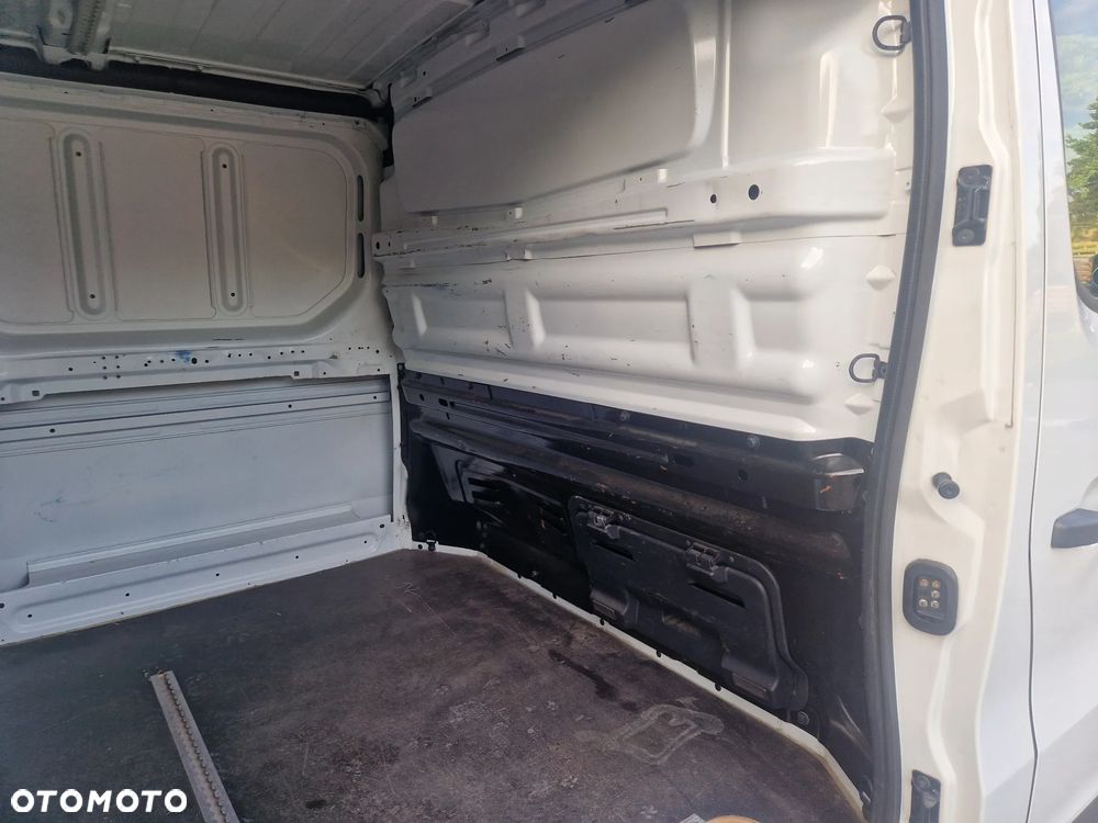 Renault Trafic - 11