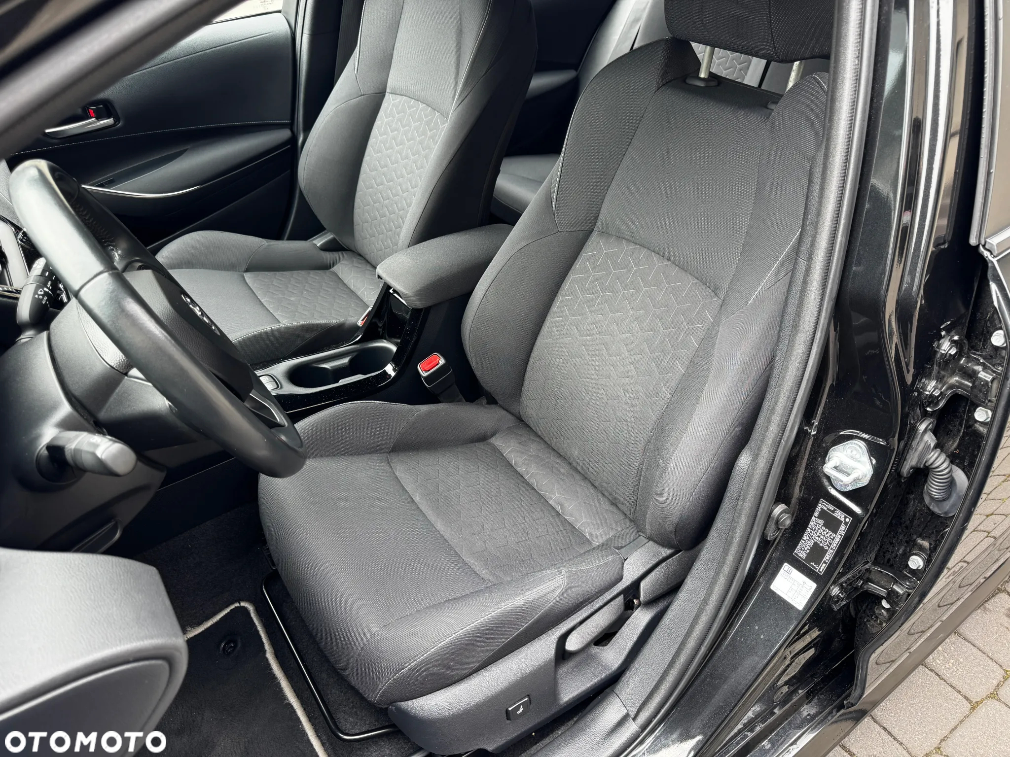 Toyota Corolla 1.8 Hybrid Comfort - 8