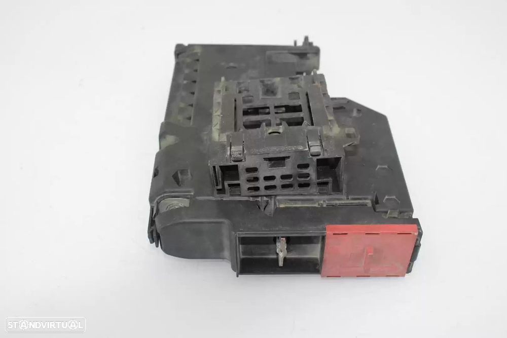 CAIXA RELÉS / FUSÍVEIS MERCEDES-BENZ CLASSE C 2010 -A2075400340 - 2