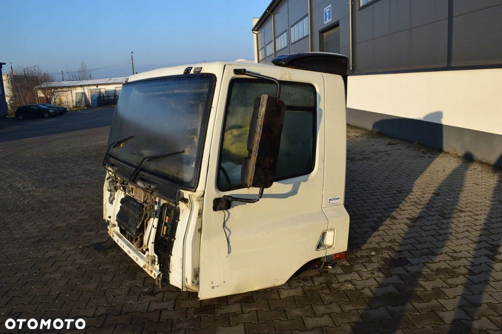 SZKIELET KABINA DZIENNA WRAZ Z DRZWIAMI DAF CF - 2