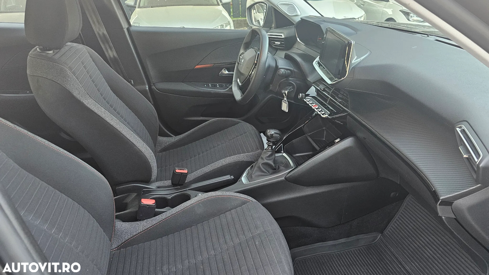 Peugeot 2008 - 10