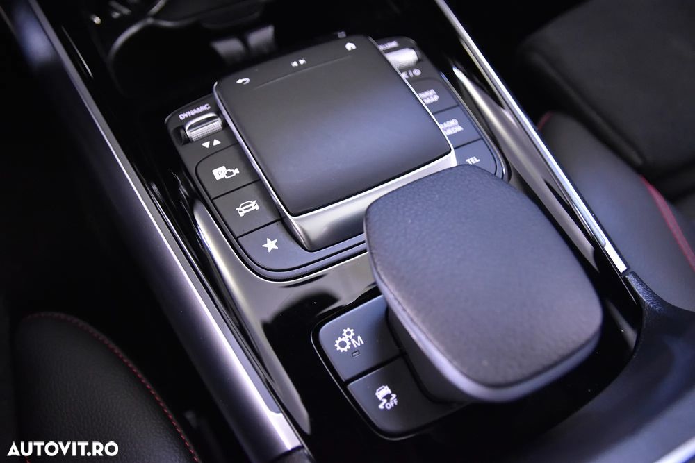 Mercedes-Benz GLA - 17