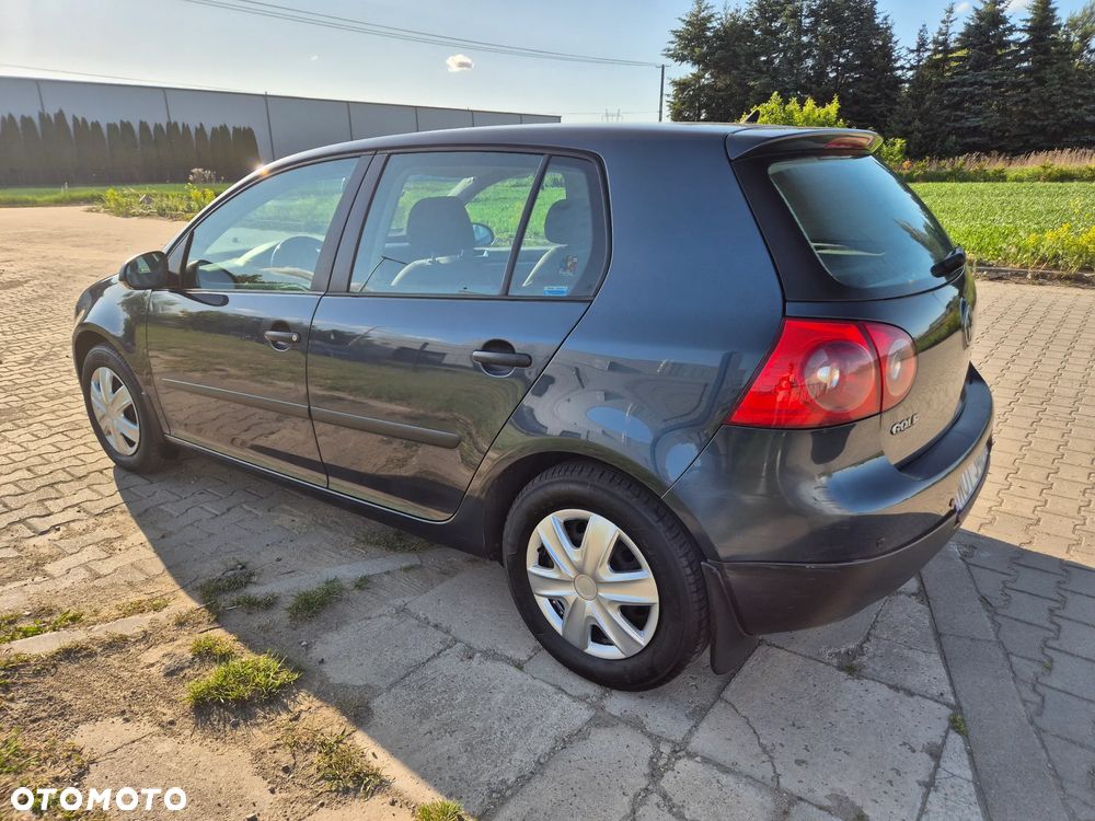 Volkswagen Golf 1.6 FSI Comfortline - 11