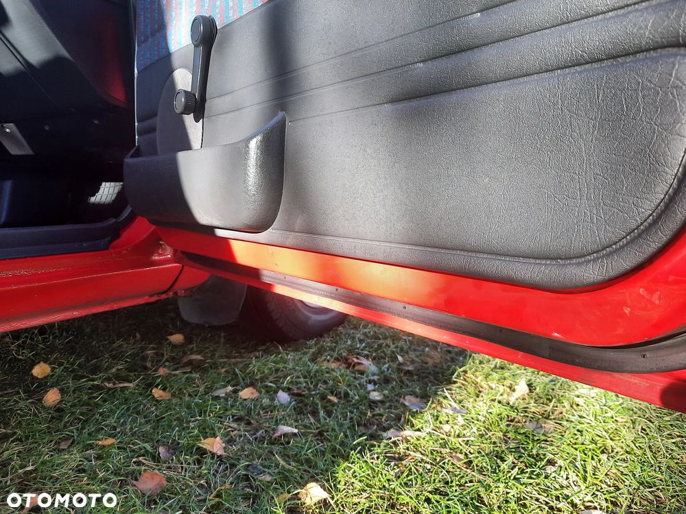 Mazda 323 1.7 D LX - 17