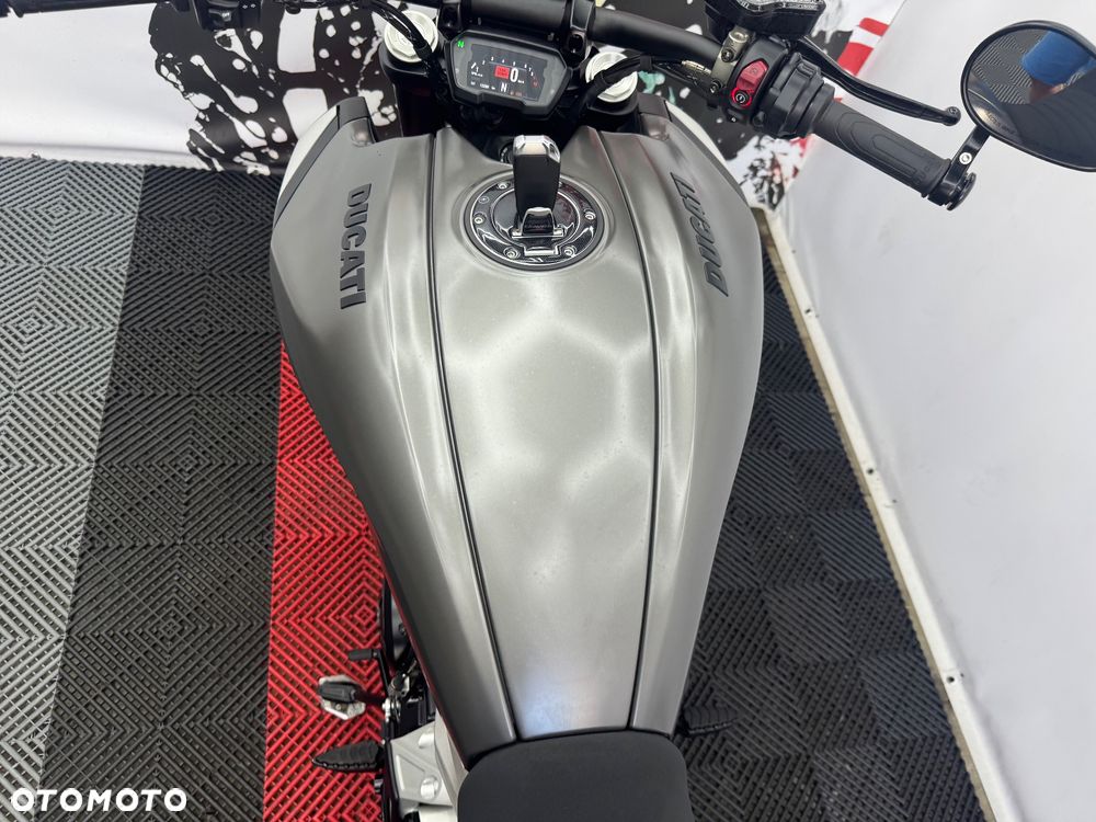 Ducati Diavel - 23