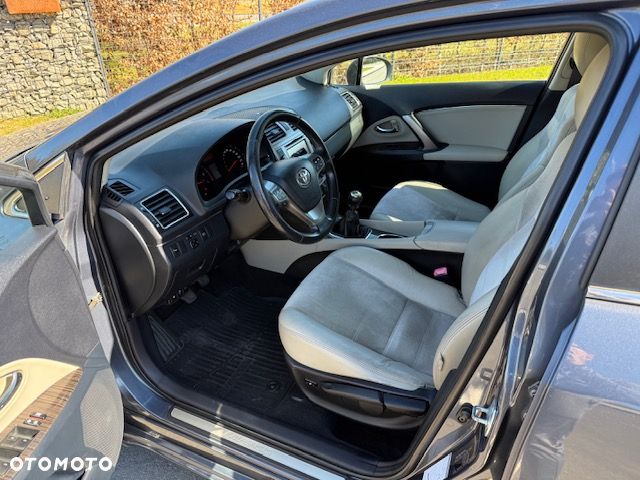 Toyota Avensis 2.0 D-4D Premium - 7