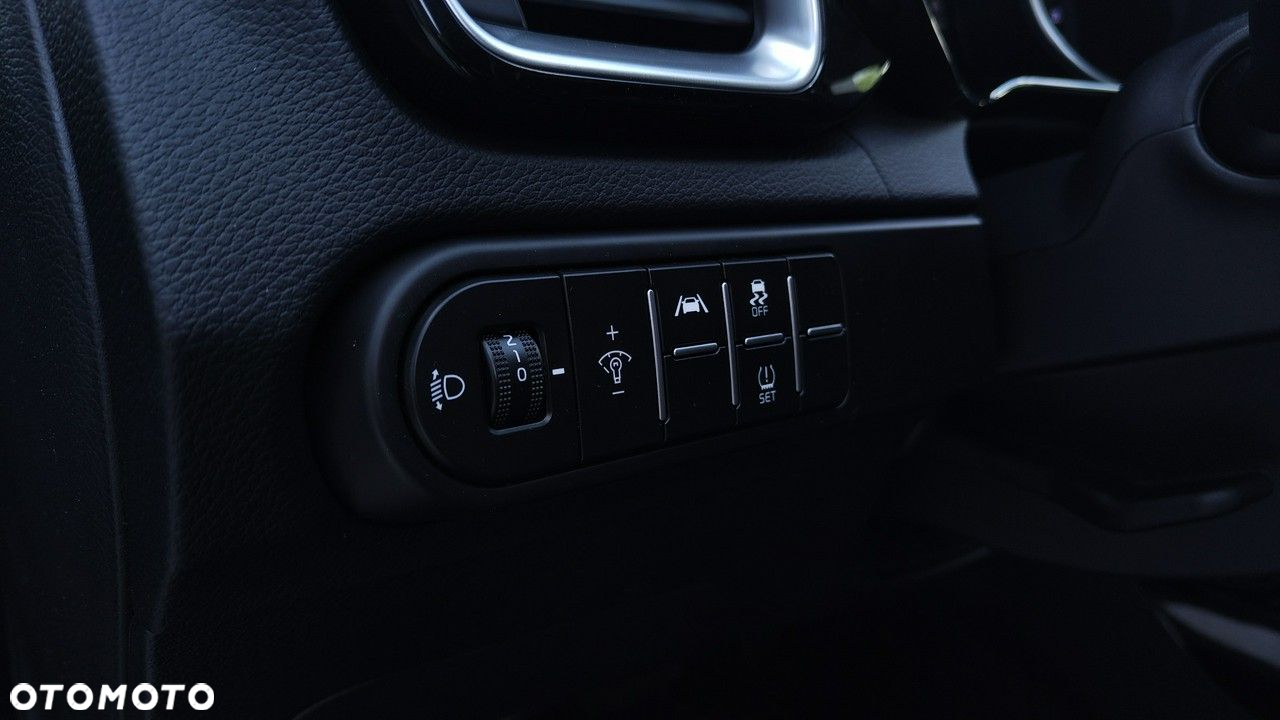 Kia Ceed - 10