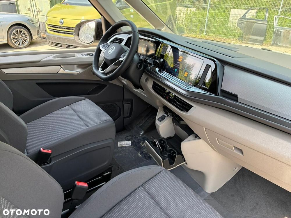 Volkswagen Multivan - 32