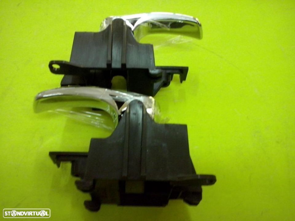 puxadores de porta novos Nissan Navara D40 - 4