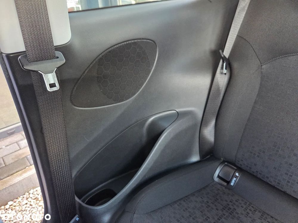 Opel Adam 1.2 Black Link - 13