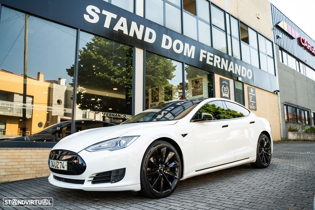 Tesla Model S - 1