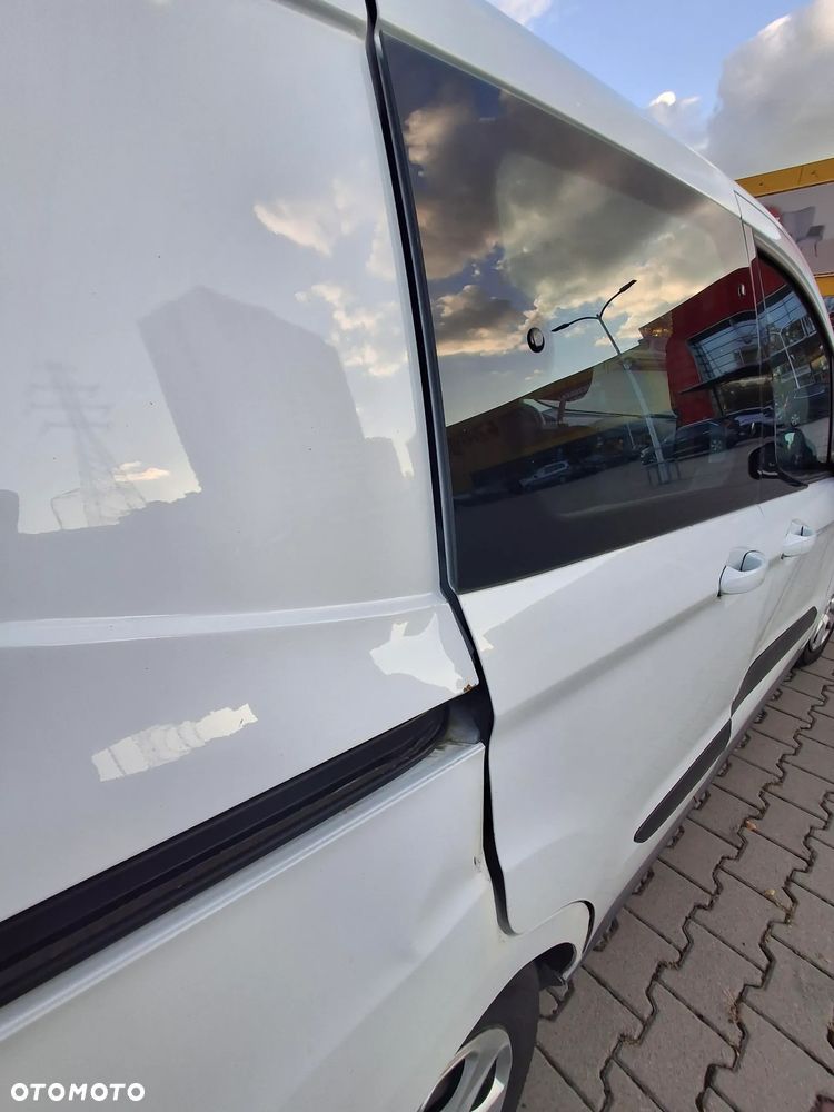 Ford Transit Courier - 21