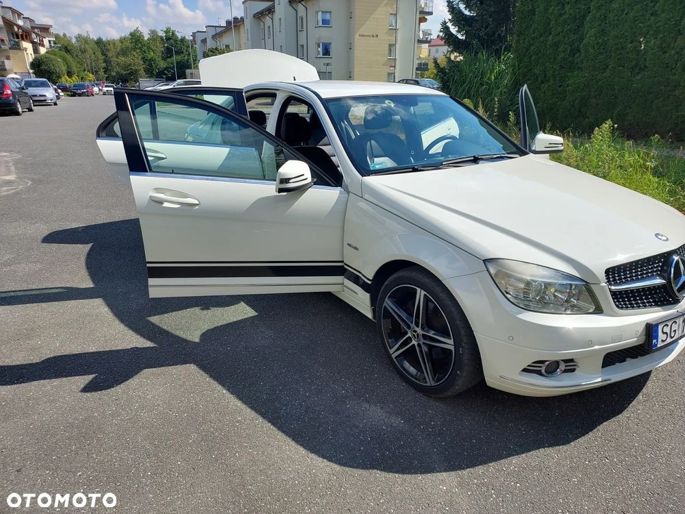 Mercedes-Benz Klasa C 200 CGI Automatik BlueEFFICIENCY Avantgarde - 5
