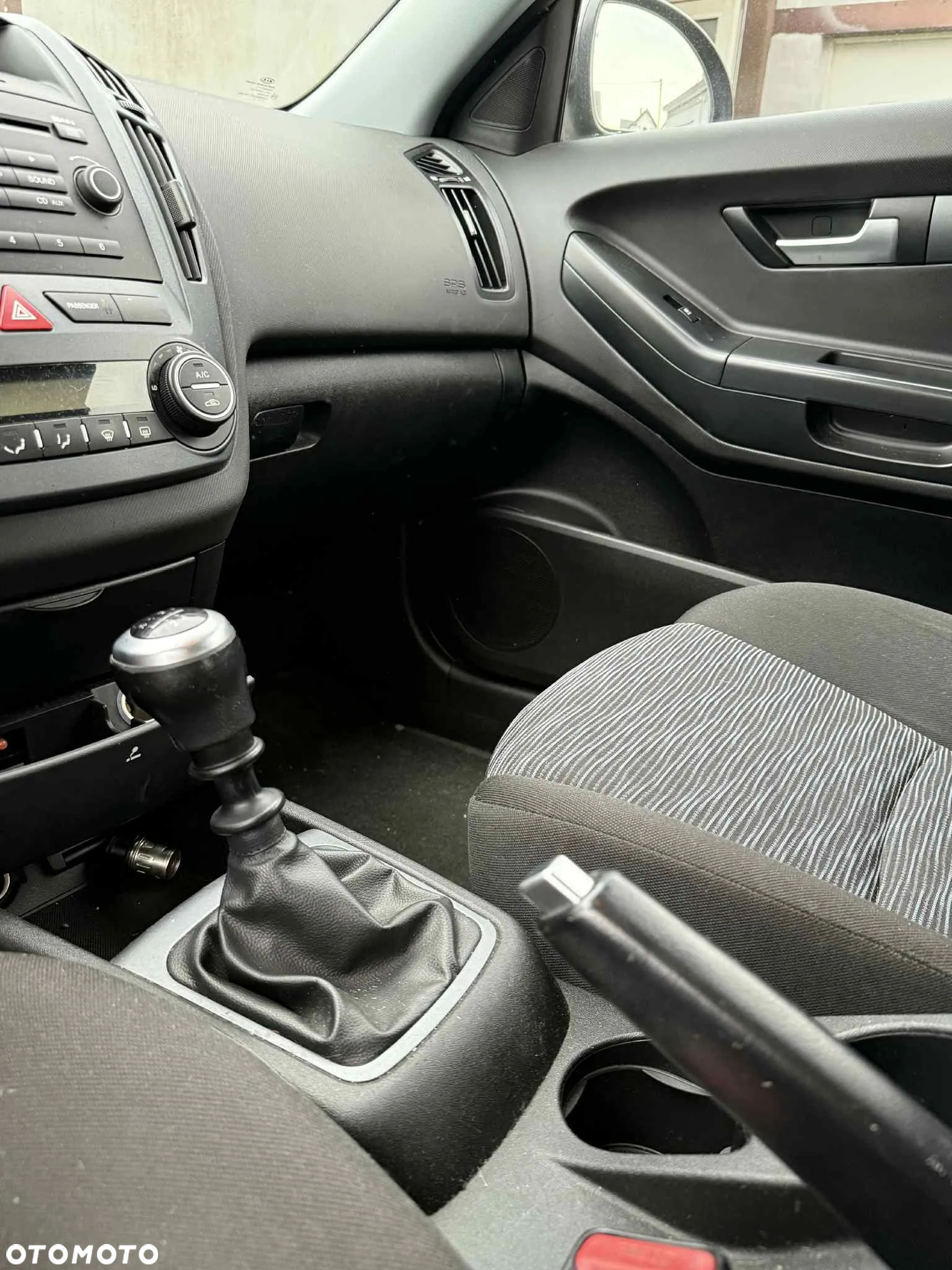 Kia Ceed - 9