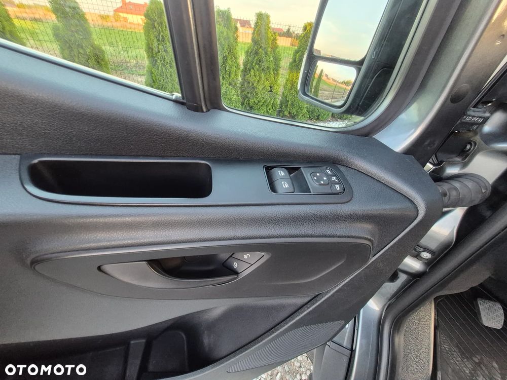 Mercedes-Benz Sprinter - 29
