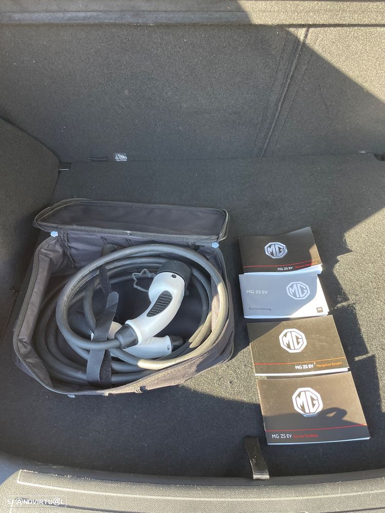 MG ZS EV Luxury - 12