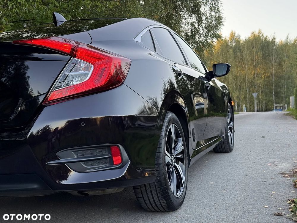 Honda Civic 1.5 i-VTEC Turbo Executive - 9