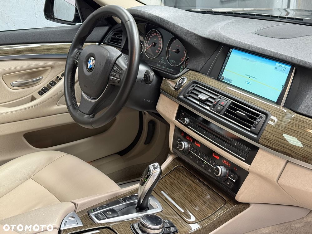 BMW Seria 5 520d xDrive Modern Line - 11