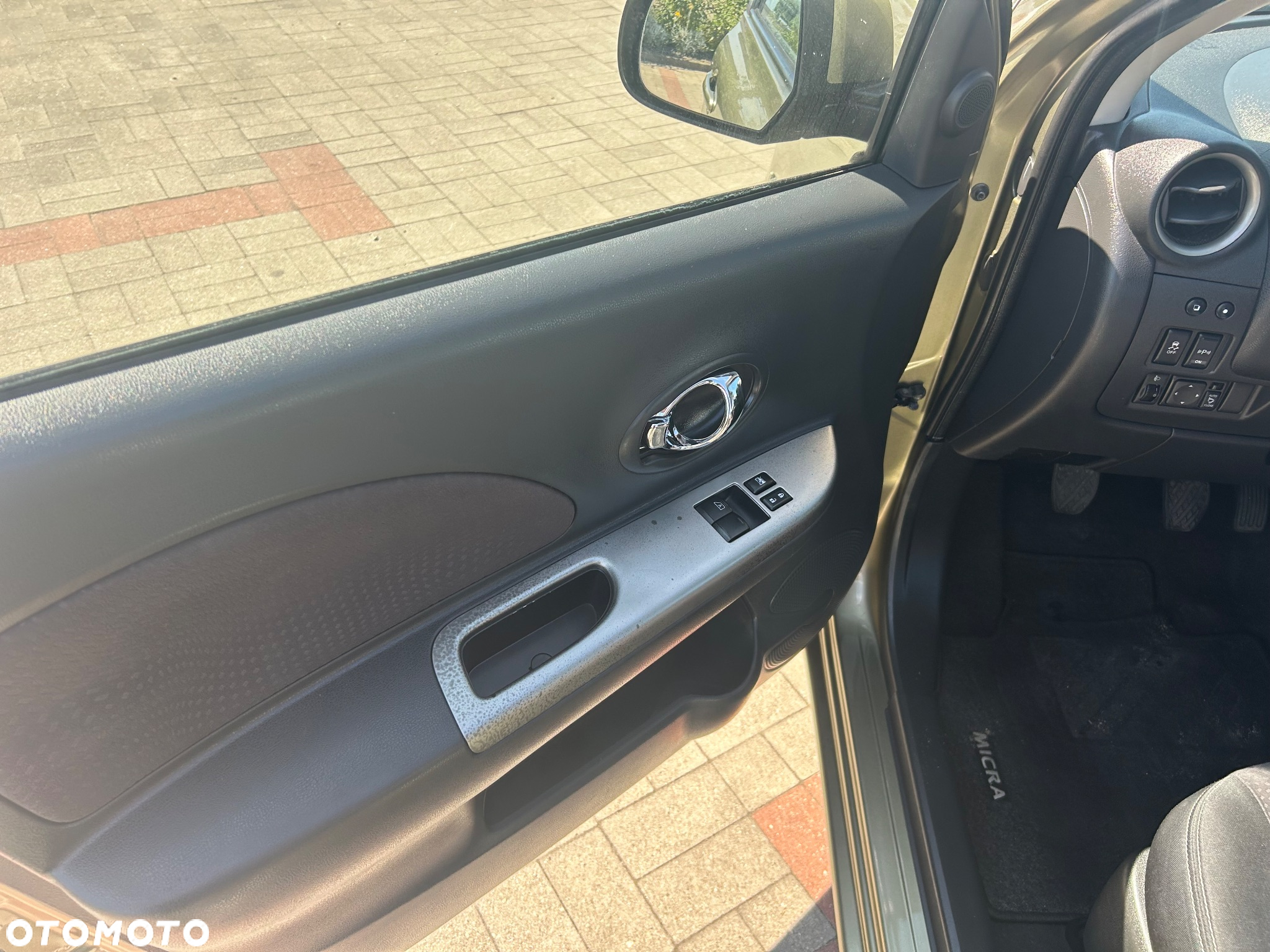 Nissan Micra 1.2 30 Jahre Edition - 11