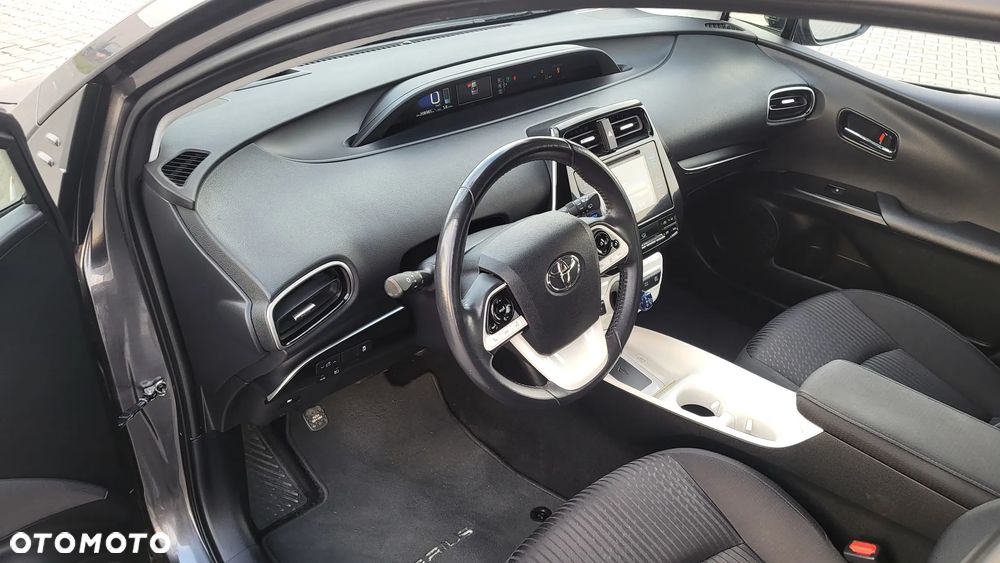 Toyota Prius Hybrid - 18