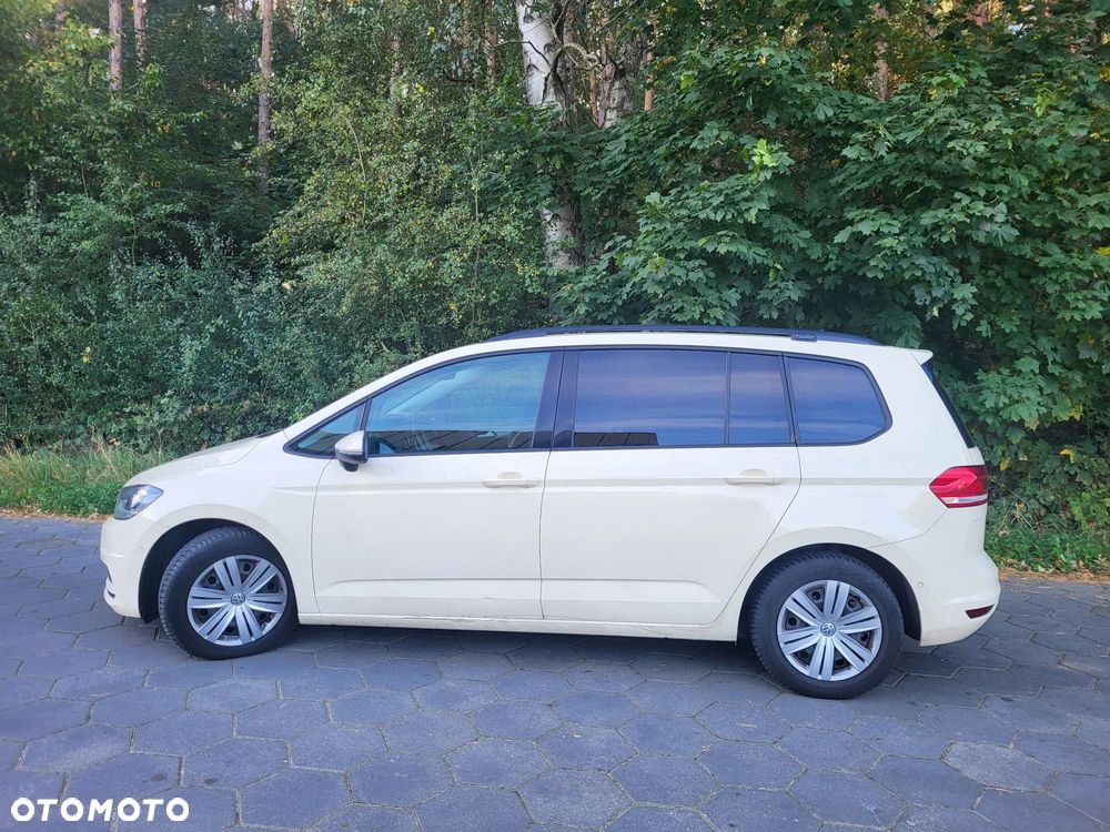 Volkswagen Touran - 1