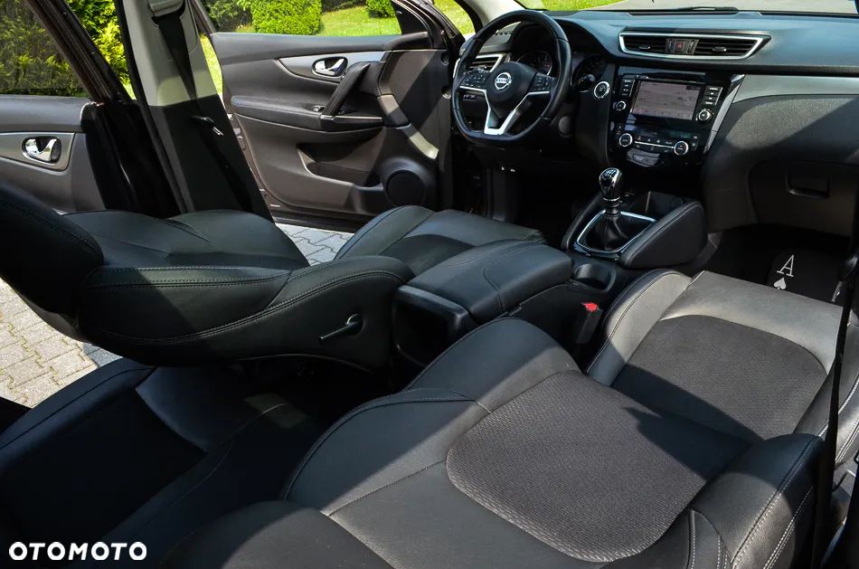Nissan Qashqai 1.3 DIG-T SHIRO - 29