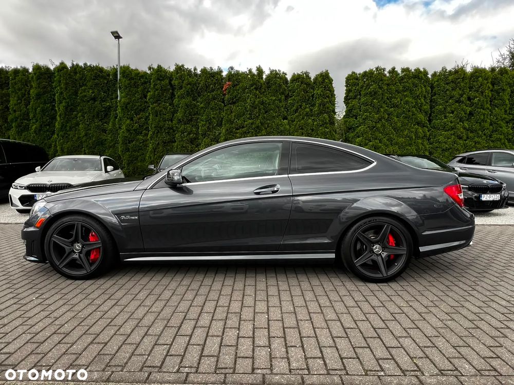 Mercedes-Benz Klasa C 63 AMG AMG SPEEDSHIFT MCT AMG Performance Package - 2