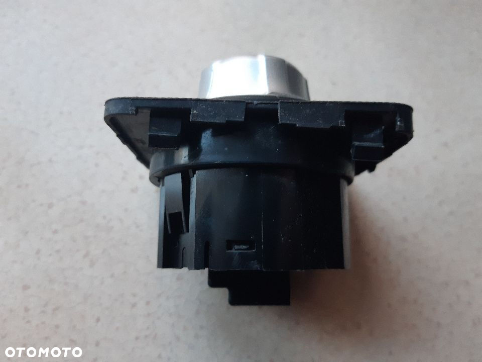 WŁĄCZNIK NAPĘDÓW przełącznik 4x2 , 4x4 D-max - 3