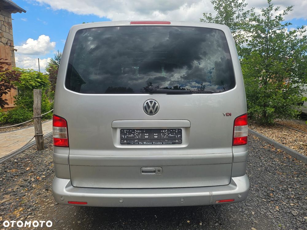 Volkswagen Multivan - 5