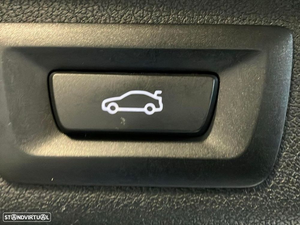 BMW 225xe Active Tourer - 21