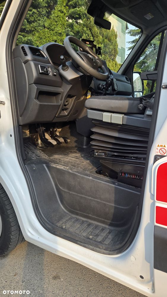 Renault Master Ambulans karetka - 9