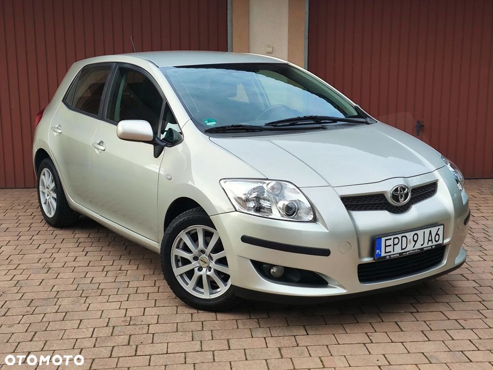 Toyota Auris 2009 photo 3