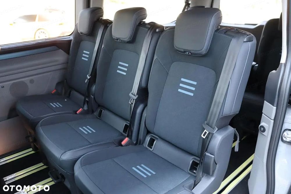 Ford Tourneo Custom - 13
