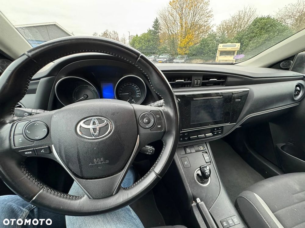 Toyota Auris - 12