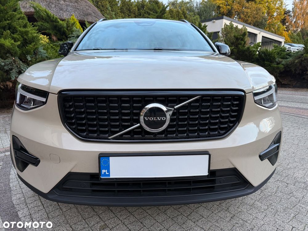 Volvo XC 40 B4 B DKG Plus Dark - 16