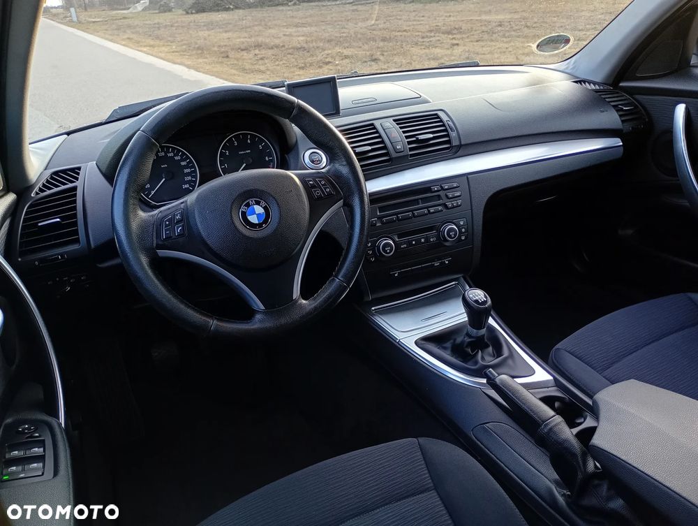 BMW Seria 1 - 25