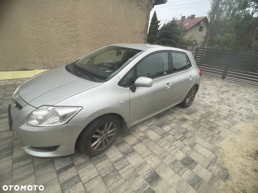 Toyota Auris 2009 photo 3