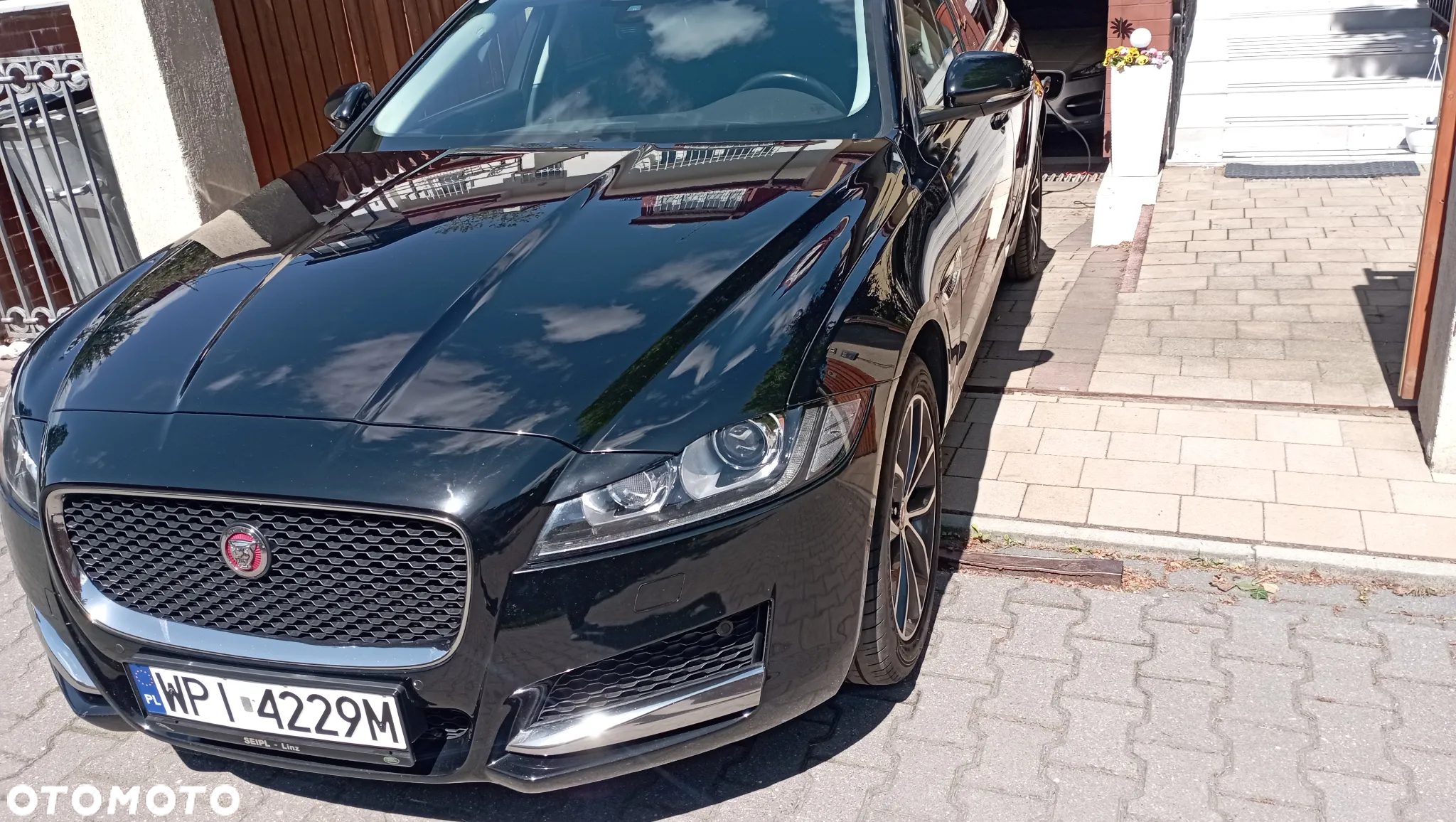 Jaguar XF 2.0 i4D AWD Prestige - 15
