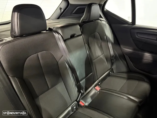 Volvo XC 40 2.0 D3 Momentum Plus - 19