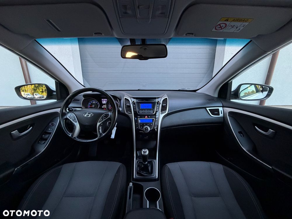 Hyundai i30 1.4 Premiere Comfort - 8