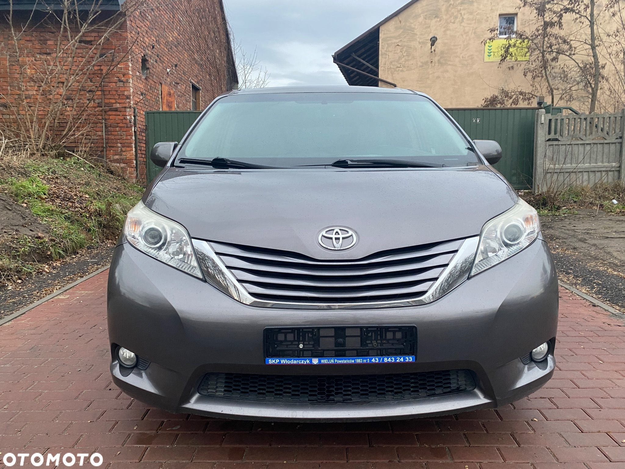 Toyota Sienna 3.5 V6 - 2