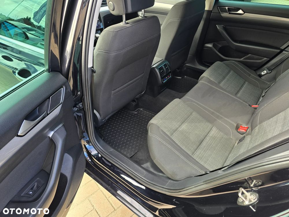 Volkswagen Passat Variant - 9