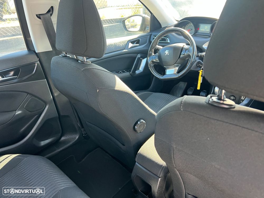 Peugeot 308 SW 1.2 PureTech Style - 21