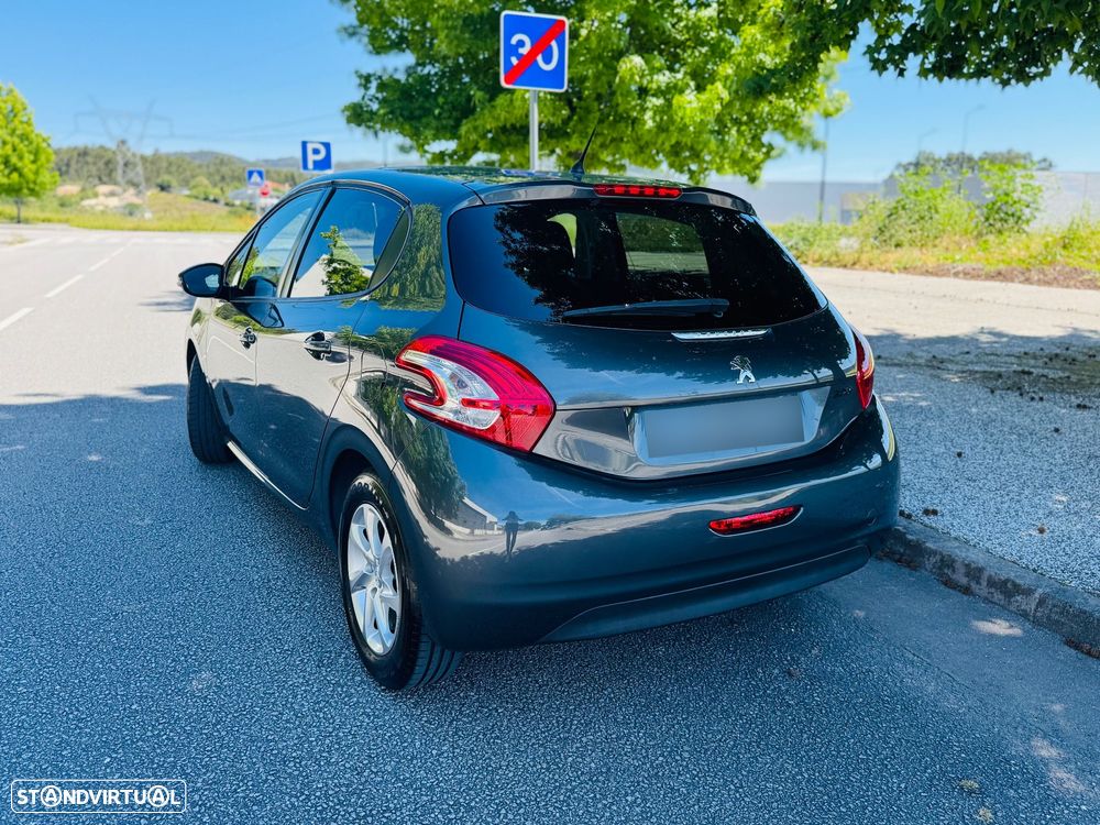 Peugeot 208 1.4 HDi - 8