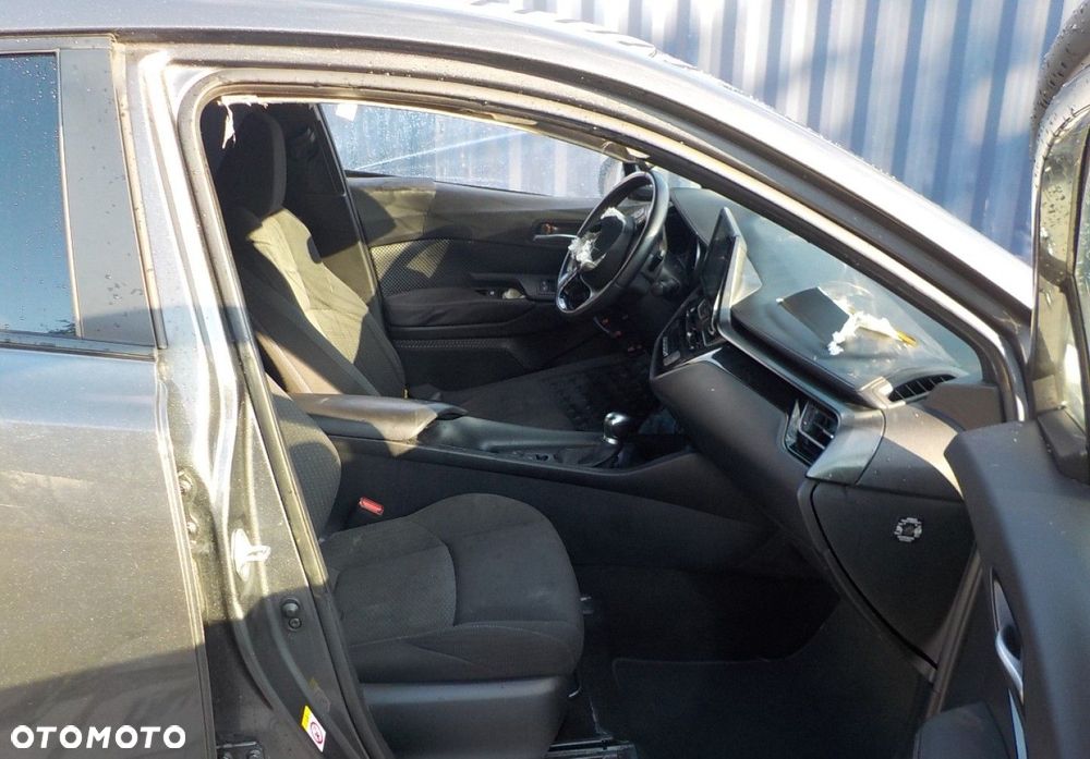 Toyota C-HR - 21
